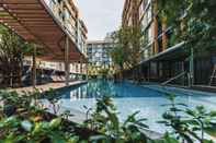 Kolam Renang Near BK University Quiet Condo in Rama4 bkb131