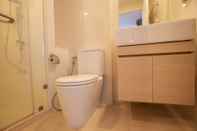 Toilet Kamar Near BK University Quiet Condo in Rama4 bkb141