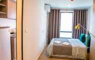 Kamar Tidur 2 Apartment 450m from BTS with Sky Pool - bkbloft6