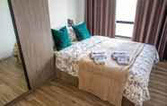 Bedroom 2 Apartment 450m from BTS with Sky Pool - bkbloft8