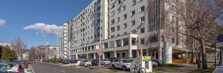 Exterior Modern Apartment near Faculty of El. Engineering