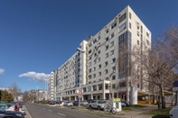 Exterior Modern Apartment near Faculty of El. Engineering