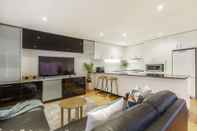 Ruang untuk Umum StayCentral - Port Melbourne Townhouse