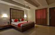 Bedroom 6 Hotel Rama Residency