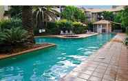 Kolam Renang 4 CHA Private Apts Turtle Beach