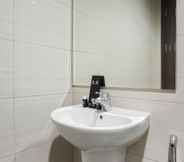 Toilet Kamar 5 Best Location 1BR Apartment at Ciputra International