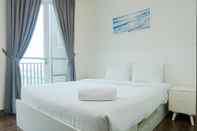 ห้องนอน Minimalist and Relaxing 1BR Apartment at Puri Orchard