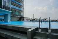 Swimming Pool Convenient 2BR Apartment at Pasar Baru Mansion