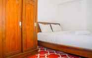 Kamar Tidur 4 Comfy and Beautiful 1BR at Tamansari The Hive Apartment