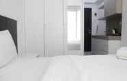 Kamar Tidur 5 Monochrome Style Studio Room @Grand Asia Afrika Apartment