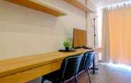 ห้องนอน 7 Warm Design Studio Apartment at Casa De Parco