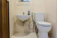 Toilet Kamar Highest Value Studio Room at Annora Living Apartment