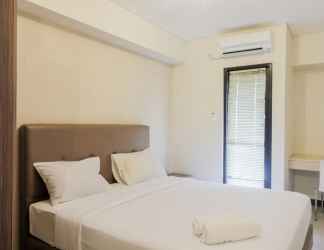 Kamar Tidur 2 Cozy and Modern Studio Apartment at 19 Avenue