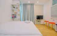 ห้องนอน 5 Comfortable Studio Apartment at Woodland Park Residence