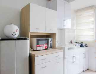 ห้องนอน 2 Cozy and Elegant Studio Bintaro Park View Apartment