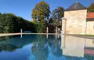 Swimming Pool 2 Chateau Beaulieu de Cléo