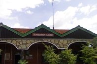 Luar Bangunan Sundowner Lodge