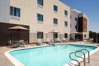 Kolam Renang TownePlace Suites by Marriott Fresno Clovis