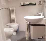 In-room Bathroom 7 B&B Villa Maria Paola Resort Isernia