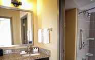 In-room Bathroom 3 TownePlace Suites by Marriott Sudbury