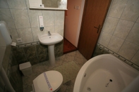 Toilet Kamar Apartments Vrata Baranje