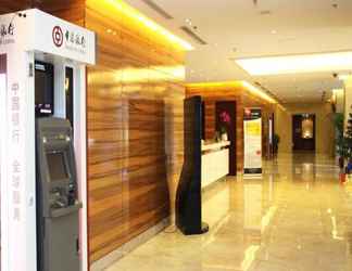 Lobi 2 Ramada by Wyndham Beijing Airport