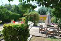 Common Space Le Clos Robinson