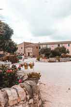 Bangunan 4 Artemisia Resort