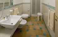 Toilet Kamar 7 Villa Fanusa