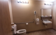 ห้องน้ำภายในห้อง 2 Travelodge by Wyndham Kanab