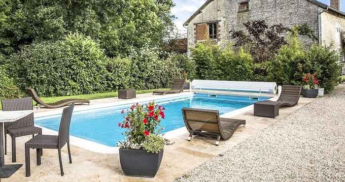 Swimming Pool Hotel Restaurant La Grange du Relais