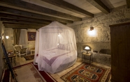 Kamar Tidur 4 Divan Cave House