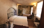 Kamar Tidur 7 Divan Cave House