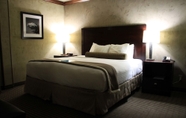 Bedroom 5 Best Western Plus Raton Hotel