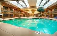Swimming Pool 7 Best Western Plus Raton Hotel