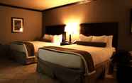 Bedroom 2 Best Western Plus Raton Hotel