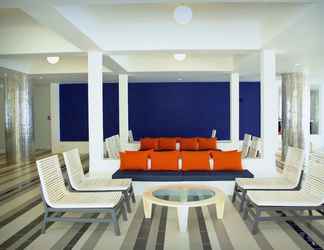 Lobby 2 Trinco Blu by Cinnamon