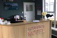 Lobi Monarch Motel