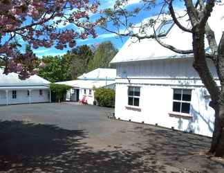 Exterior 2 Lupton Lodge