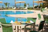 สระว่ายน้ำ Avanti Mohammedia Hotel
