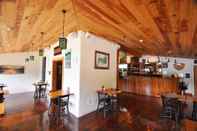 Quầy bar, cafe và phòng lounge Lochmara Lodge