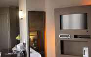 Bedroom 2 Hotel Kyriad Vichy Spa Cinq Mondes
