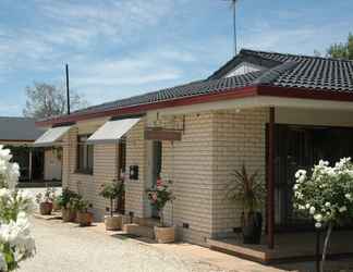 Exterior 2 Motel Woongarra