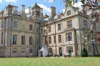 ภายนอกอาคาร Stoke Rochford Hall