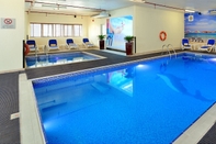 Swimming Pool Golden Sands Hotel & Residences