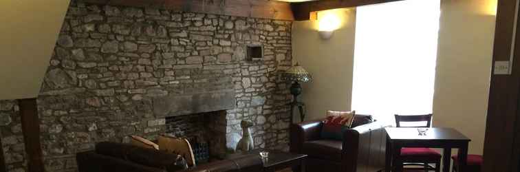 Sảnh chờ Dragon Inn Crickhowell