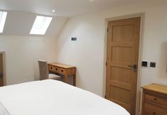 臥室 4 Whaddon Grove House