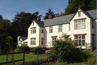 Exterior Edgcott House