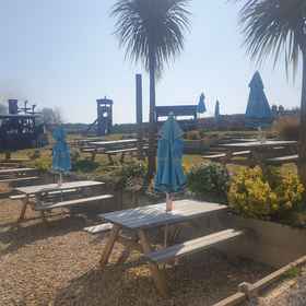 鳗鱼足旅馆 1, 酒店 Dunwich Heath and Beach