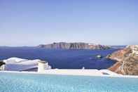 Swimming Pool Katikies Santorini - The Leading Hotels Of The World